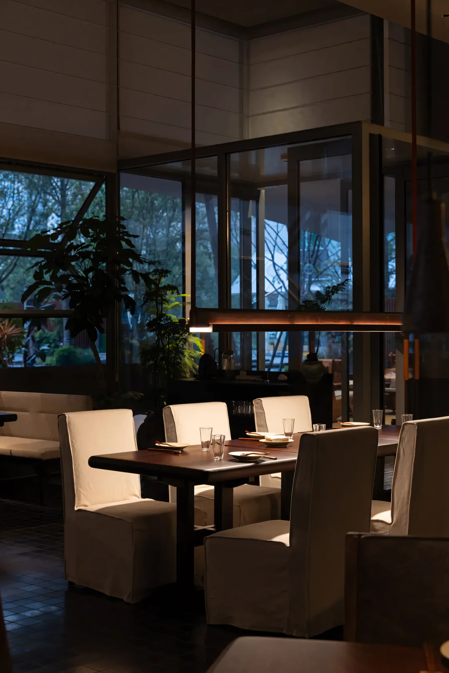 Tingshan natural aesthetic restaurant by BLOOM DESIGN
