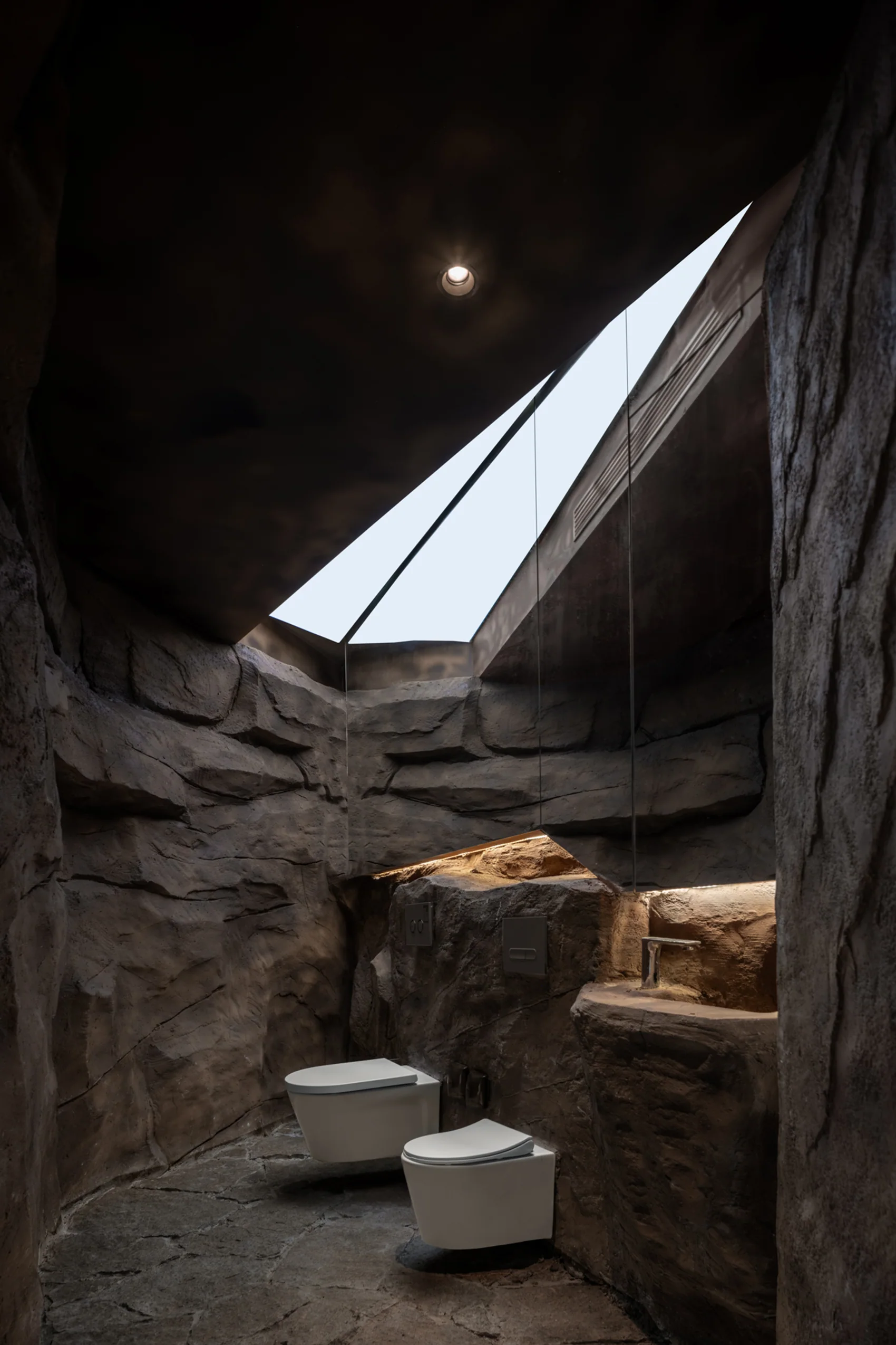 Beihai Guantouling Reef Service Station by Peng Zheng and C&C DESIGN