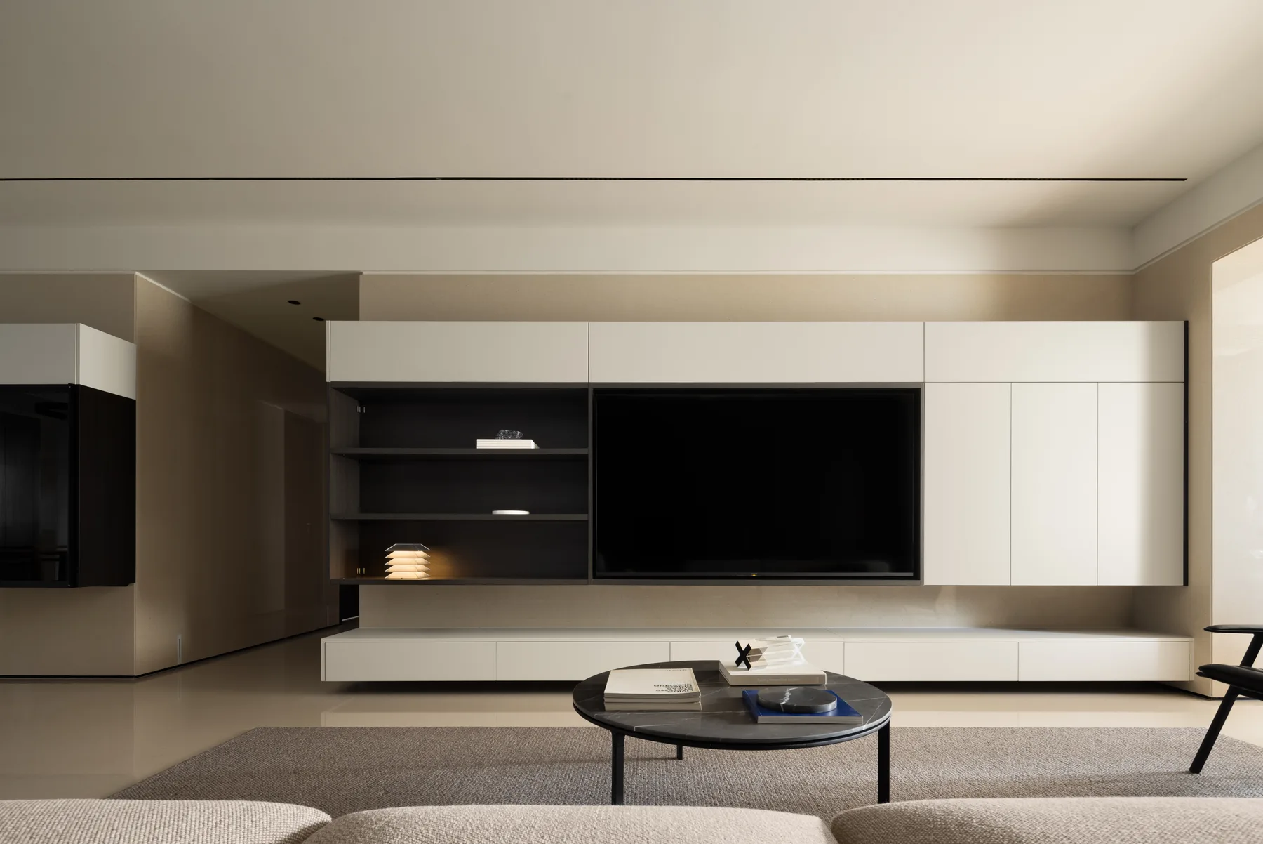 Warm minimal residence by JANMEI Design gallery image 10