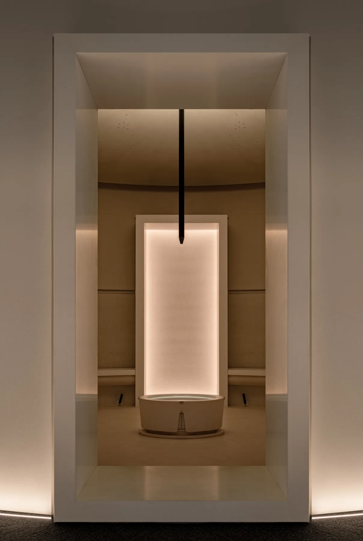 Skylight Lighting showroom by +- thinktank gallery image 7