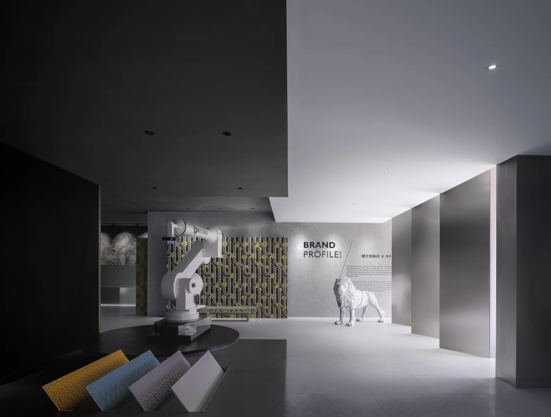 bositao lion king product rd showroom: supplied source image in the transition position of the gallery sequence.