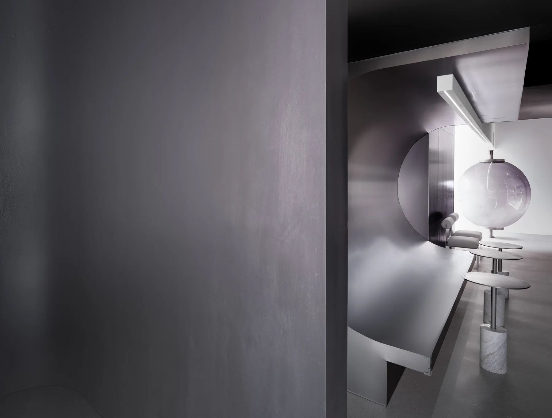 bositao lion king product rd showroom: supplied source image in the transition position of the gallery sequence.