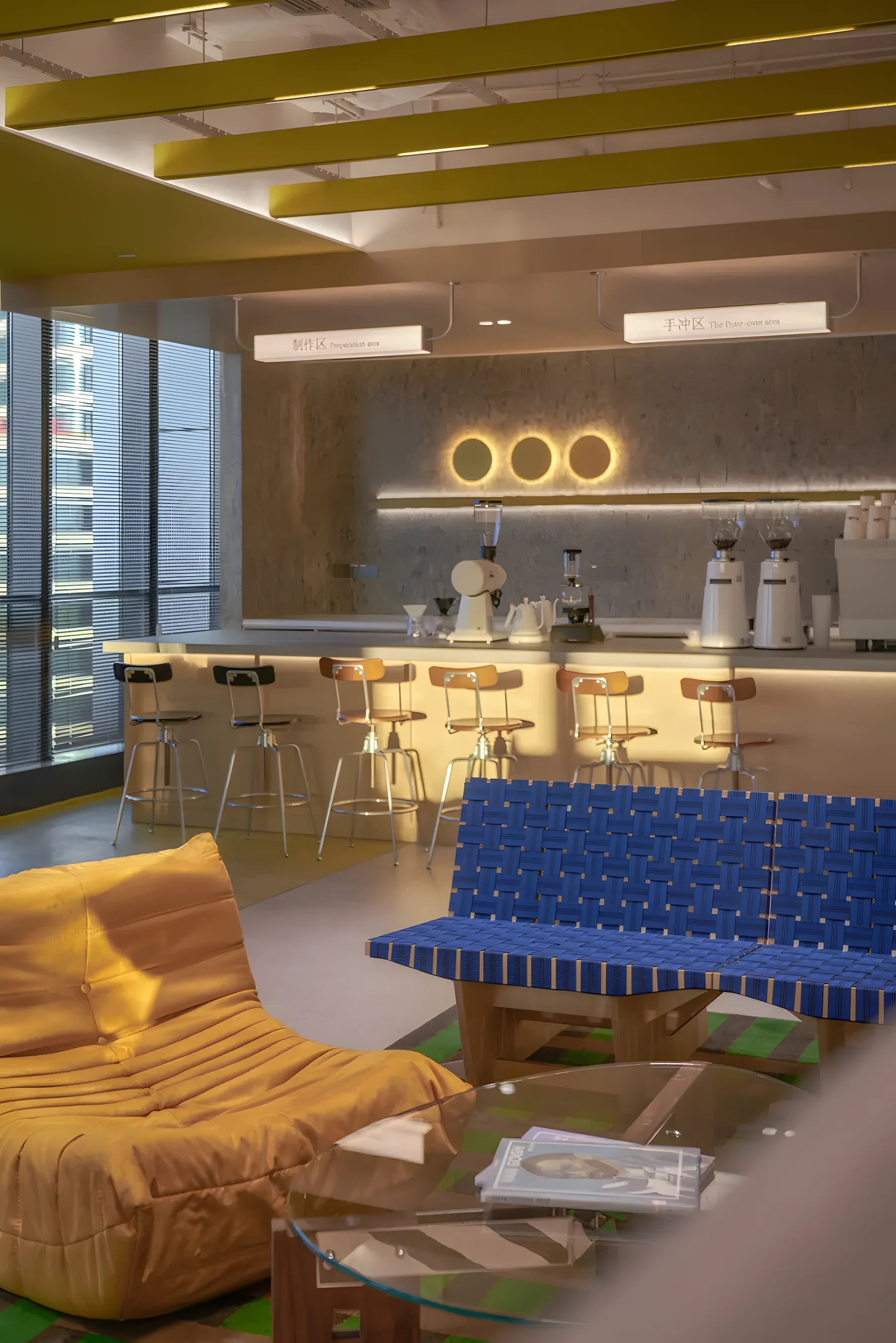 deepblue interactive headquarters: supplied source image in the transition position of the gallery sequence.