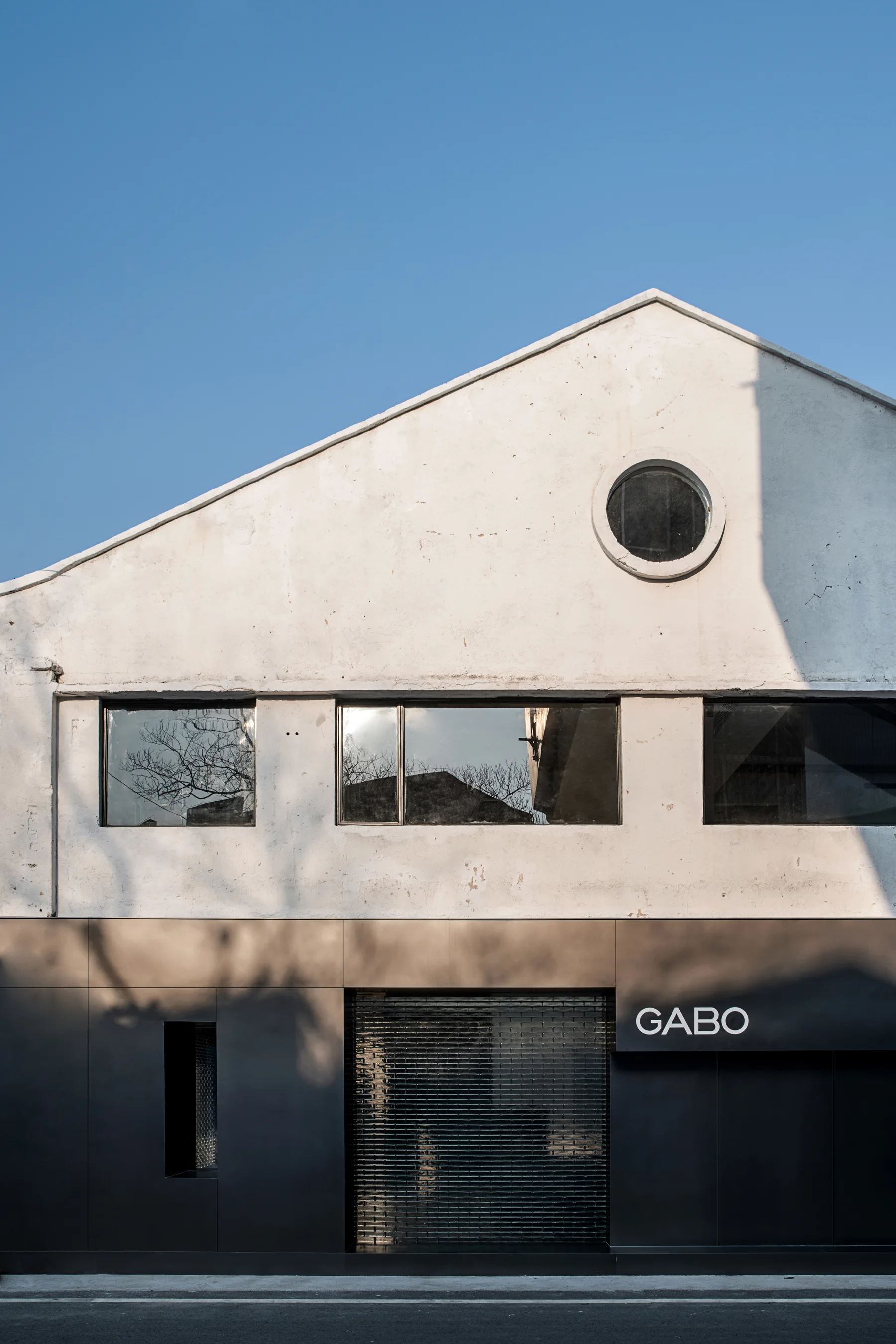 gabo showroom headquarters office: supplied source image in the program position of the gallery sequence.