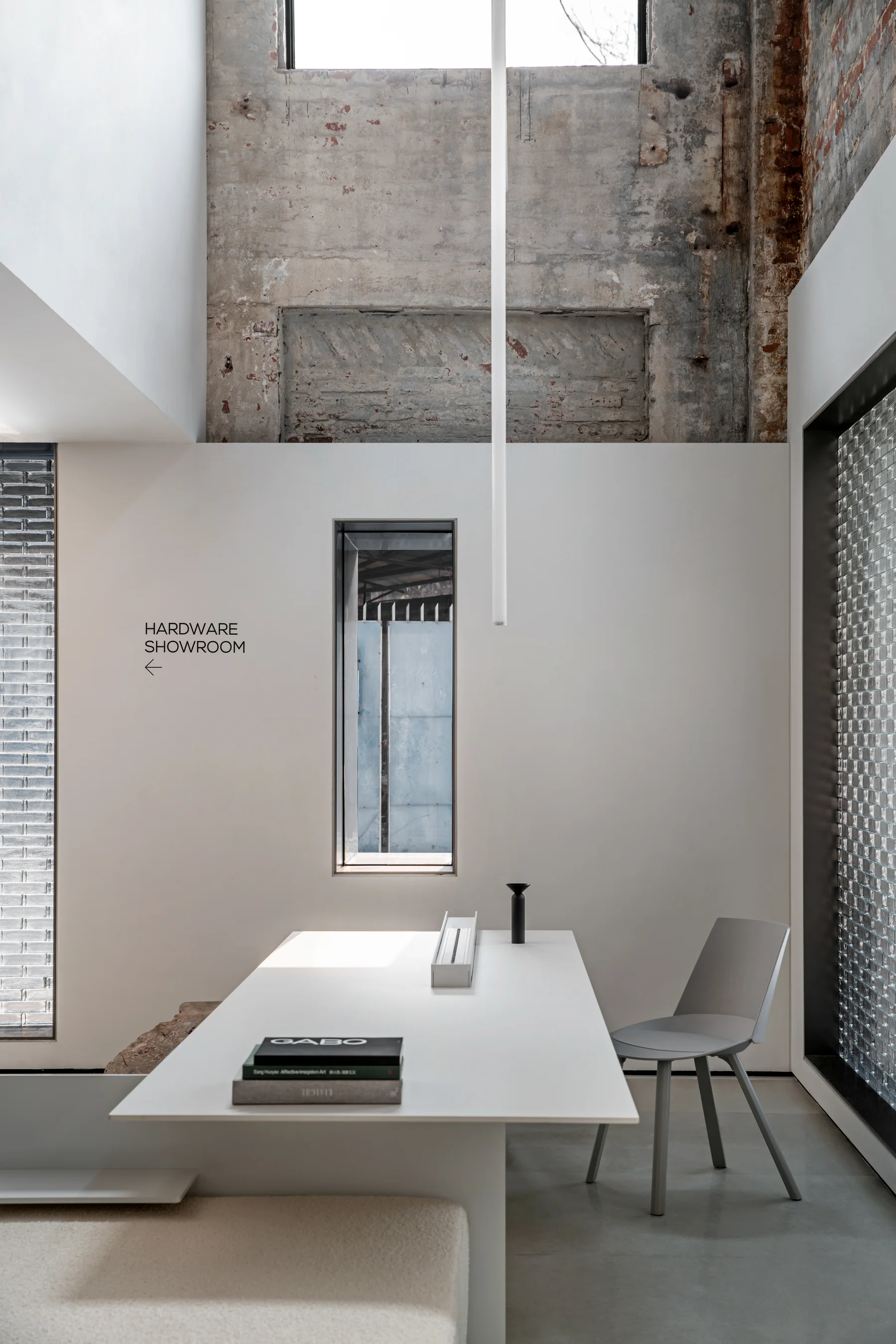 gabo showroom headquarters office: supplied source image in the material position of the gallery sequence.
