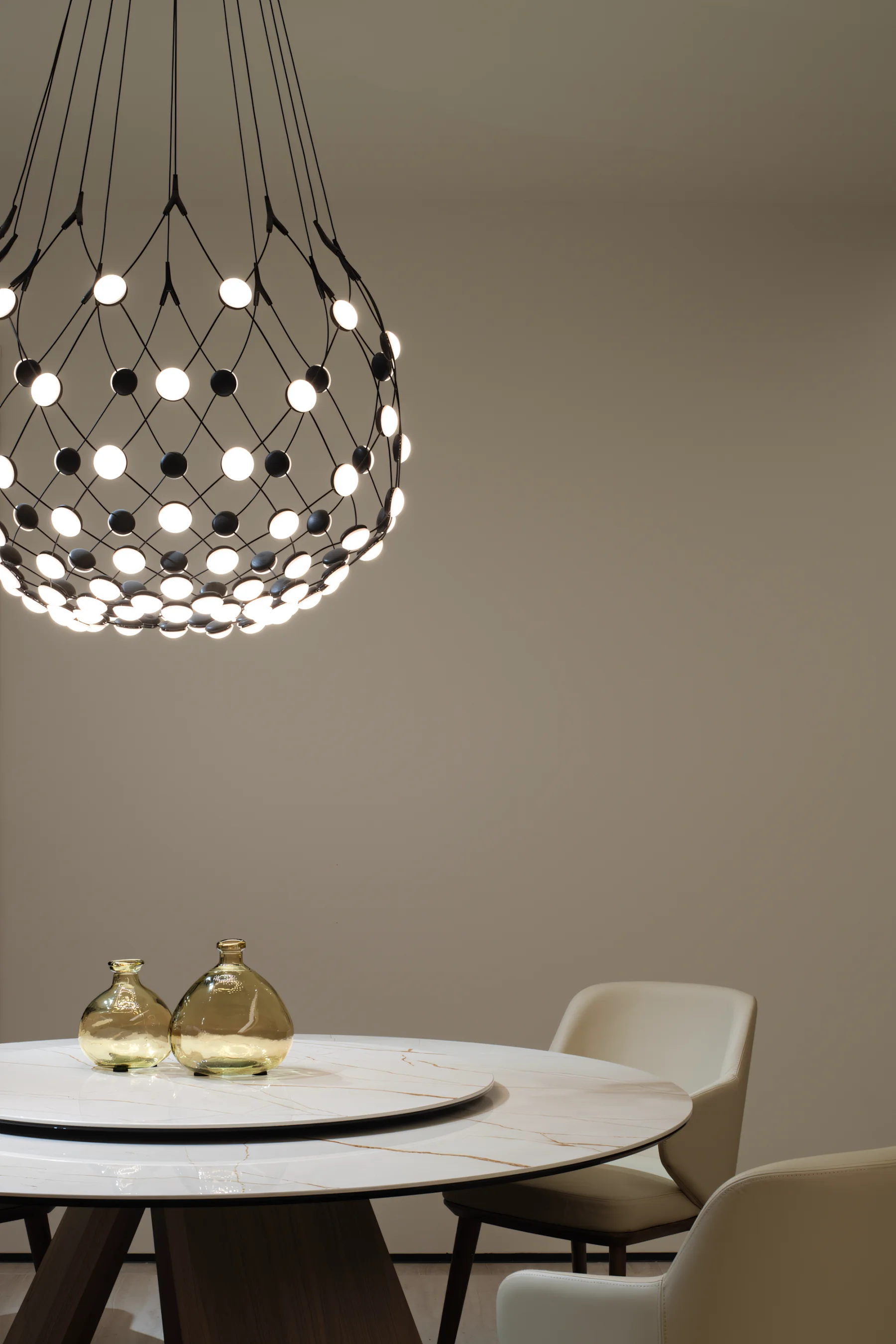 janmei calligaris flagship store: supplied source image in the transition position of the gallery sequence.