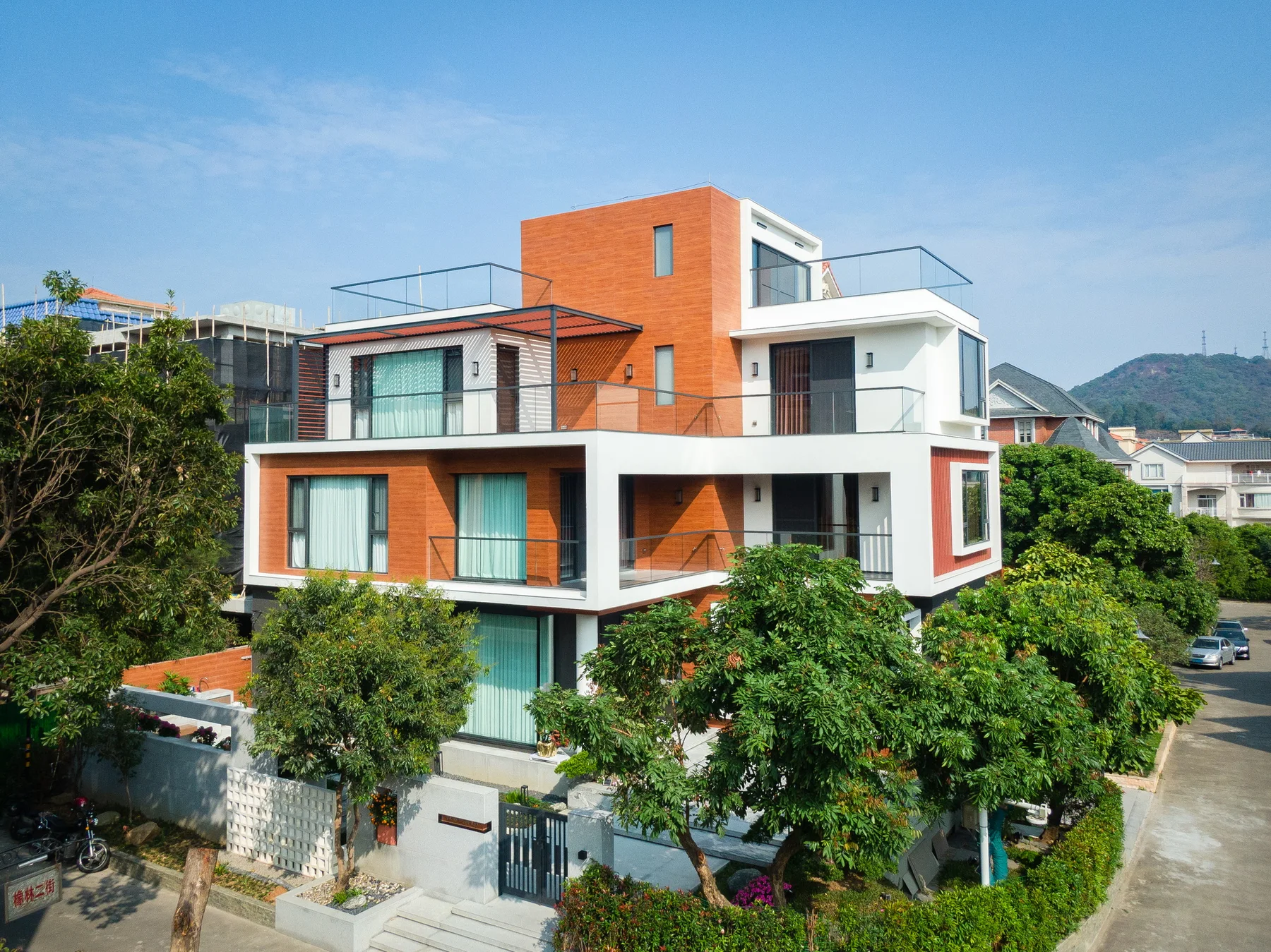 Old European private house renovation by LD.D Liangdao Design