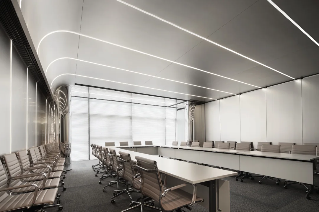 material gene institute dongguan: supplied source image in the transition position of the gallery sequence.