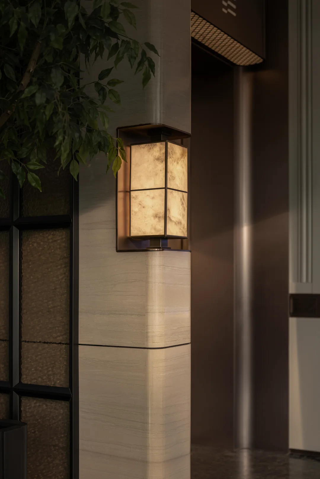 qianshuiwan club sales center 2300: supplied source image in the arrival position of the gallery sequence.