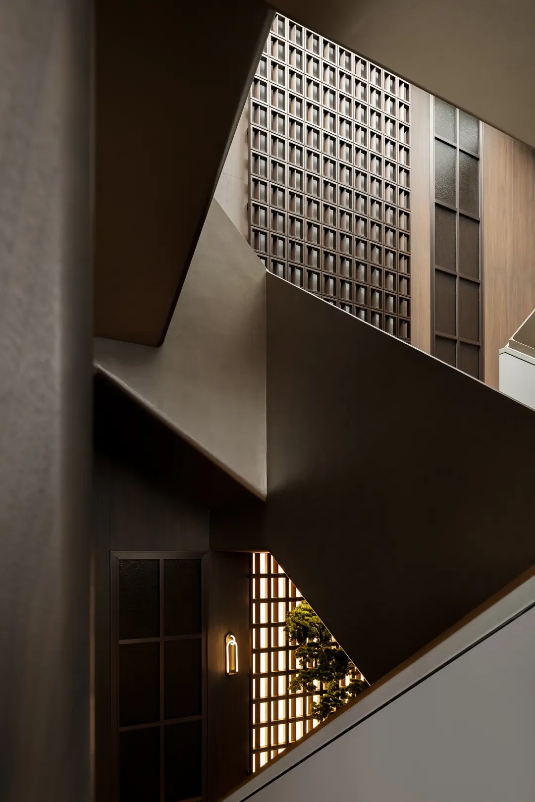 qianshuiwan club sales center 2300: supplied source image in the program position of the gallery sequence.