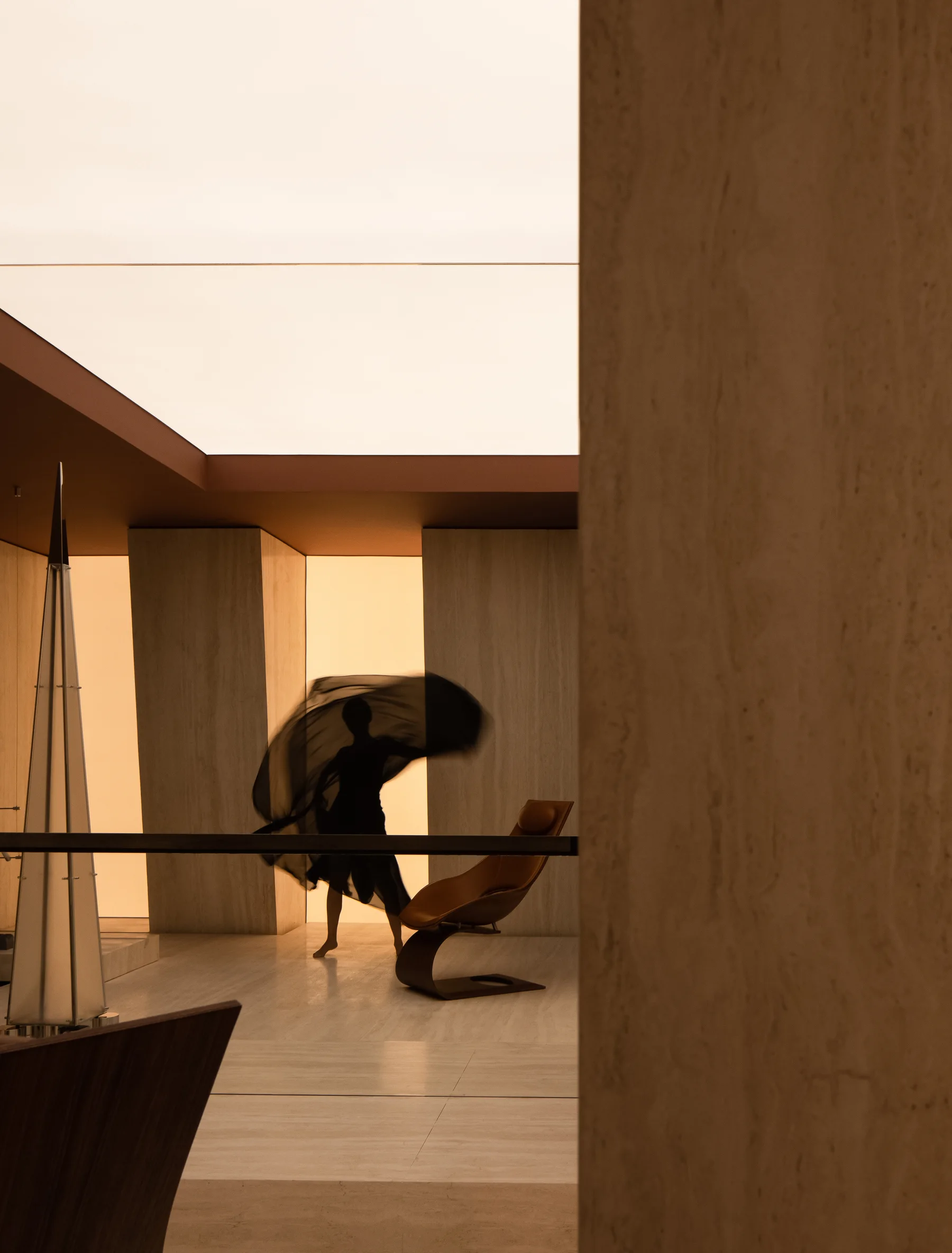 qiaoyilang imported furniture gallery: supplied source image in the transition position of the gallery sequence.
