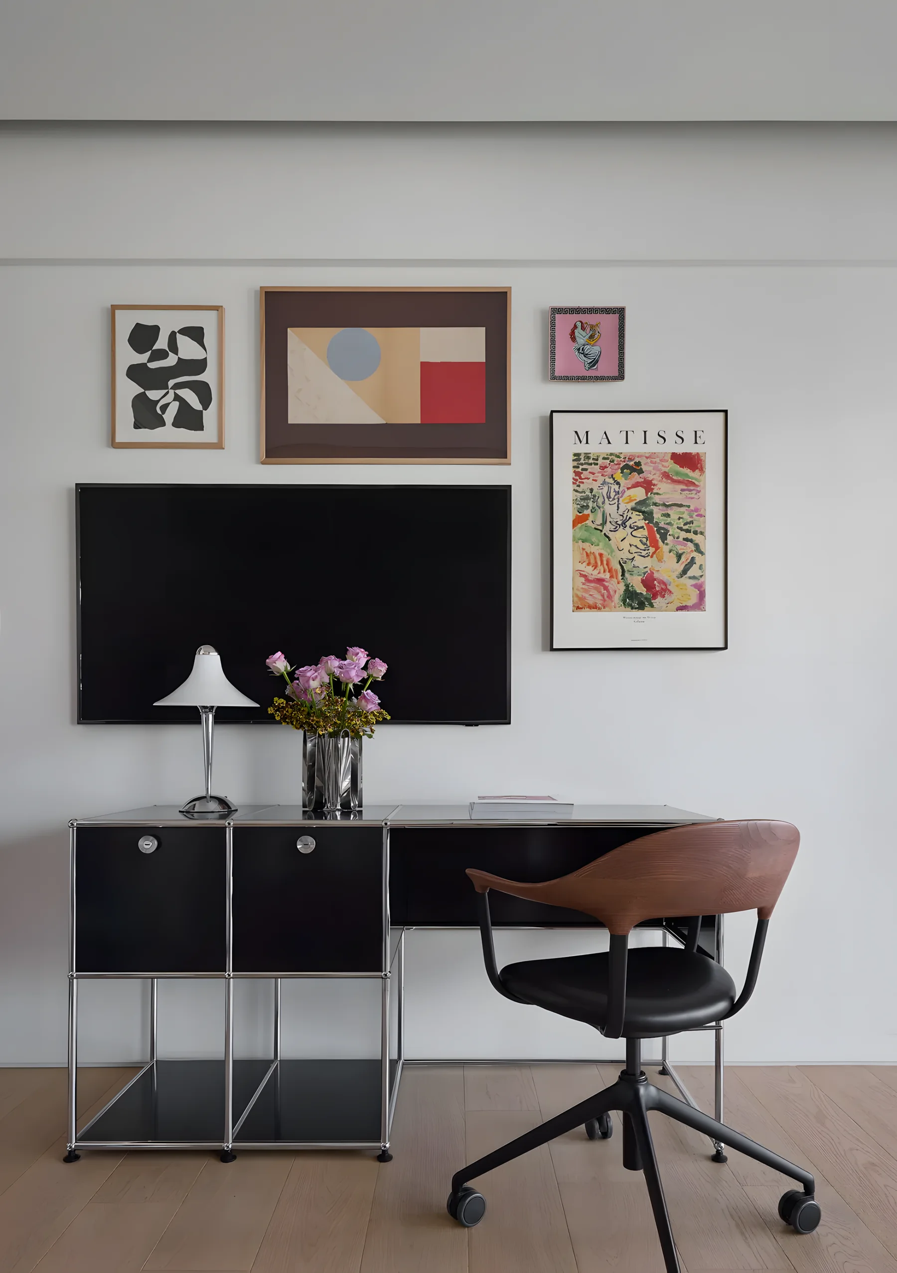time modern art residence 270: supplied source image in the transition position of the gallery sequence.