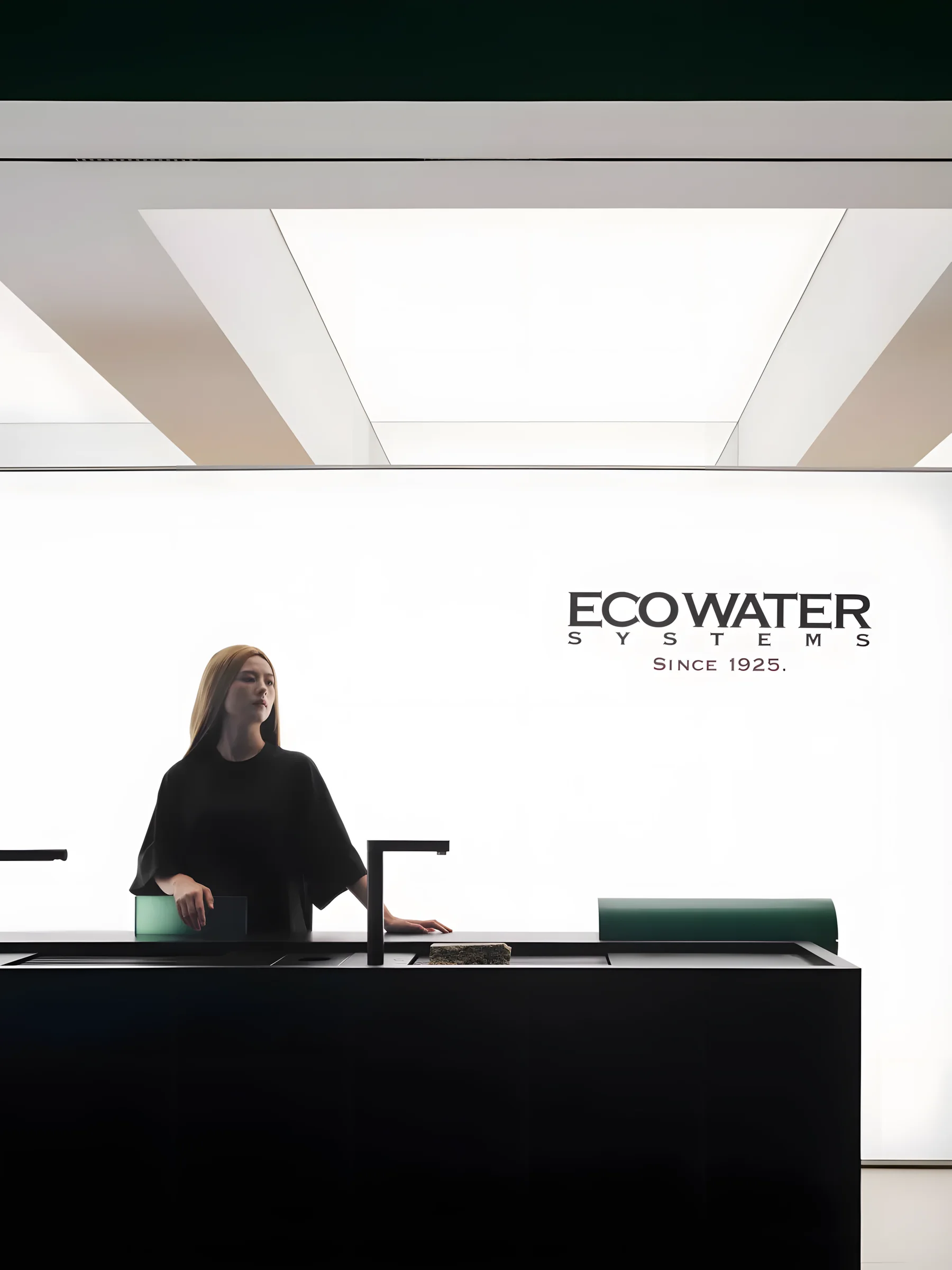 yixi electromechanical showroom: supplied source image in the transition position of the gallery sequence.